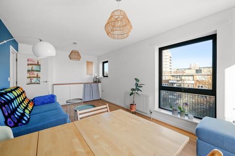 2 bedroom flat for sale, Paradise Road, London, SW4