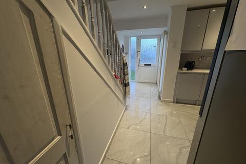 3 bedroom terraced house for sale, Telscombe Way, Luton LU2