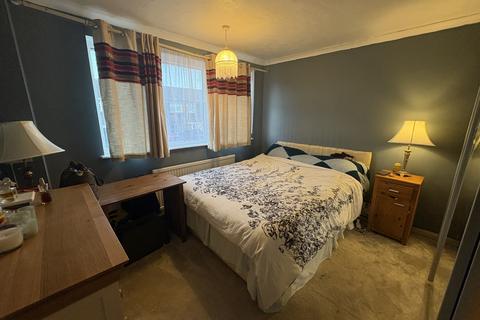 3 bedroom terraced house for sale, Telscombe Way, Luton LU2