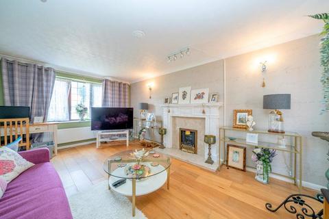 4 bedroom detached house for sale, Copthorne, County View, Luton, Bedfordshire, LU2 8RJ