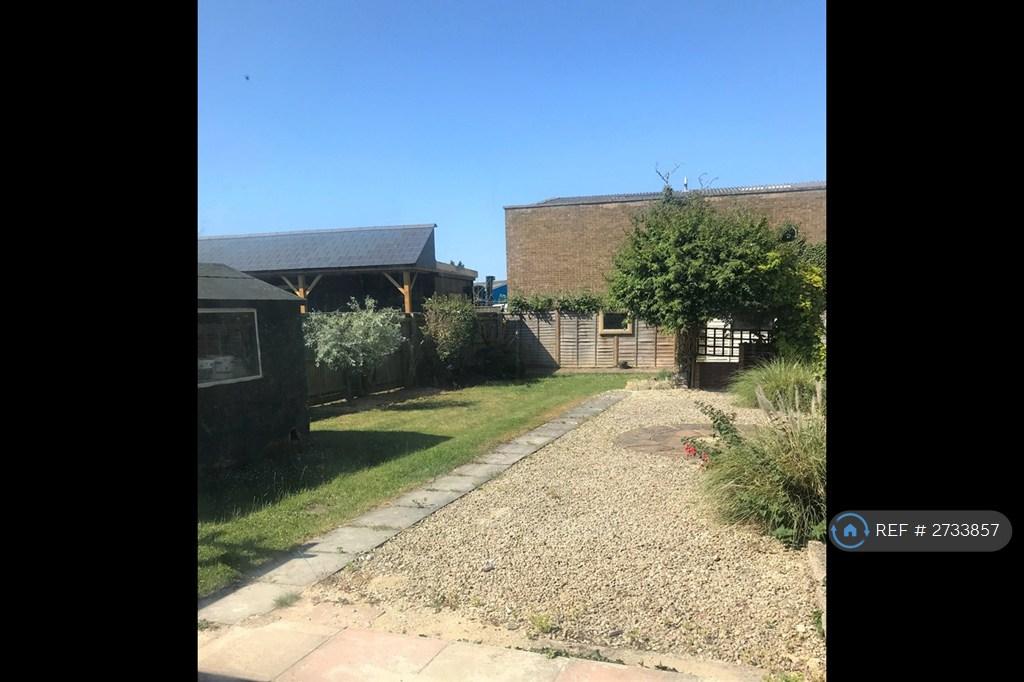 Large, Garden With Patio And Bbq