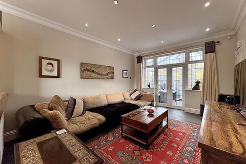undefined, Cotwall End Road, LOWER GORNAL, DY3 3EN