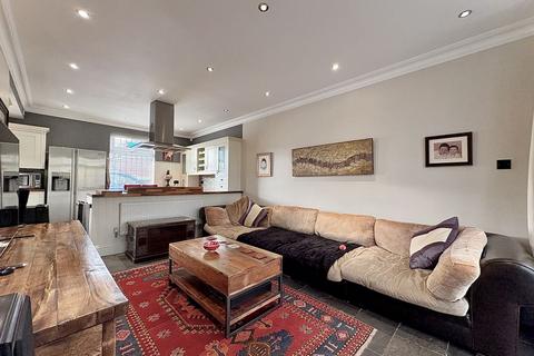 undefined, Cotwall End Road, LOWER GORNAL, DY3 3EN