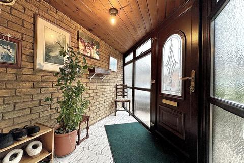 3 bedroom detached house for sale, Carlton Close, WOODSETTON, DY1 4PF
