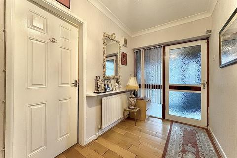3 bedroom detached house for sale, Carlton Close, WOODSETTON, DY1 4PF