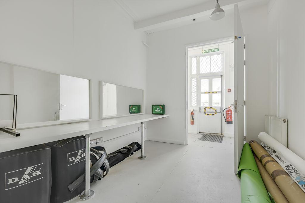 Photo 10