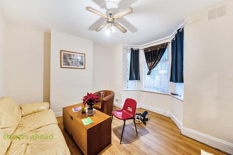 3 bedroom terraced house for sale, Whitehorse Road, Thornton Heath, CR7