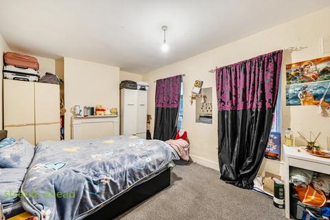 3 bedroom terraced house for sale, Whitehorse Road, Thornton Heath, CR7