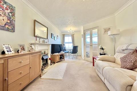 2 bedroom apartment for sale, Clarence Road, Llandudno