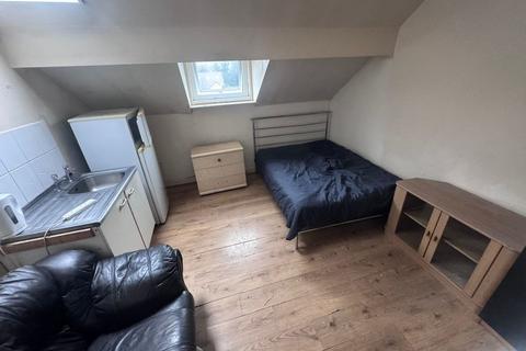 undefined, Room 13, 46 Gledholt Road, Huddersfield