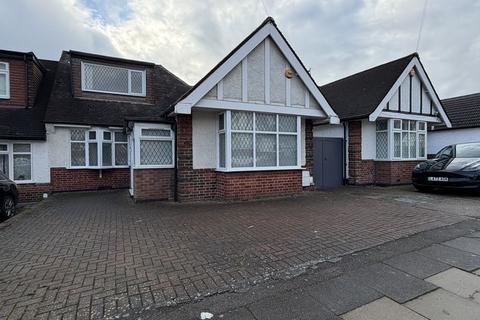 5 bedroom property to rent, Milton Avenue, Barnet EN5