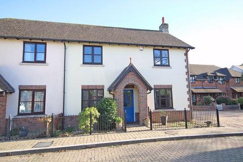 3 bedroom house to rent, Chaucombe Place, New Milton