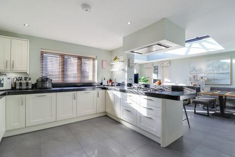 5 bedroom detached house for sale, Bishops Grove, Windlesham GU20