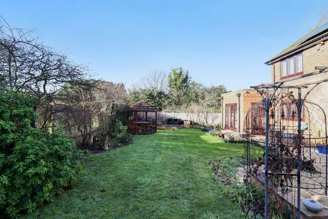 5 bedroom detached house for sale, Bishops Grove, Windlesham GU20