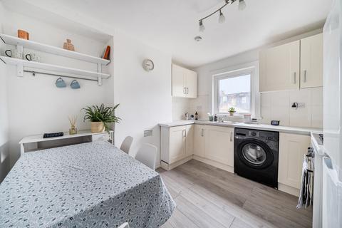 2 bedroom apartment for sale, Bedford Road, London