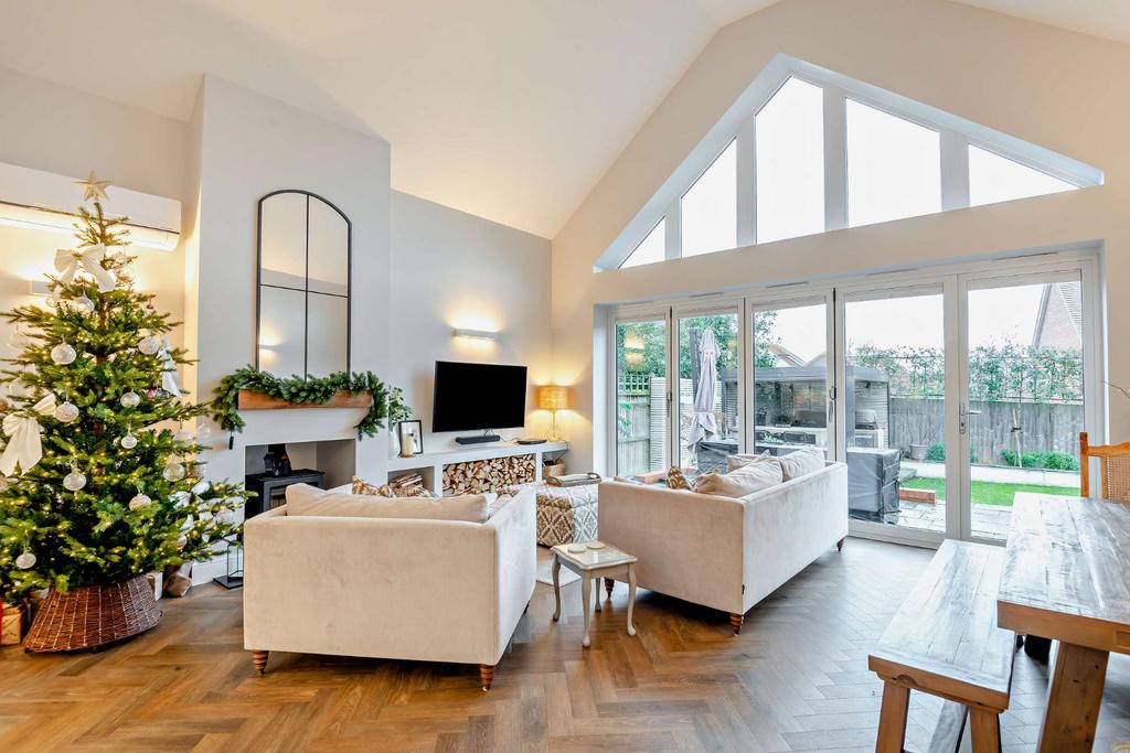 Sitting/Dining Room