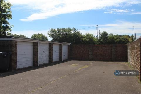 2 bedroom terraced house to rent, Ambassador Close, Christchurch, BH23