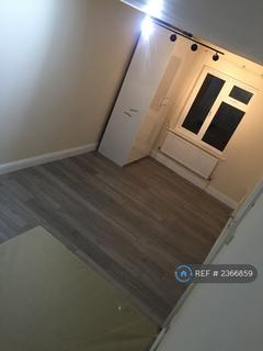 3 bedroom terraced house to rent, Carlyon Road, Wembley, HA0