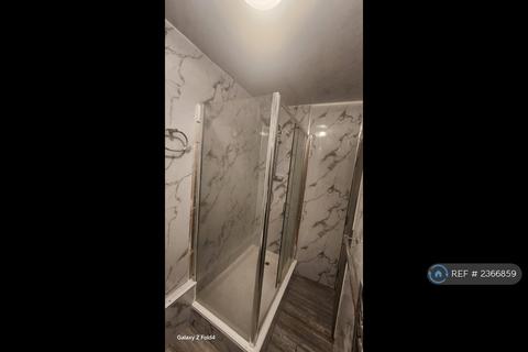 3 bedroom terraced house to rent, Carlyon Road, Wembley, HA0
