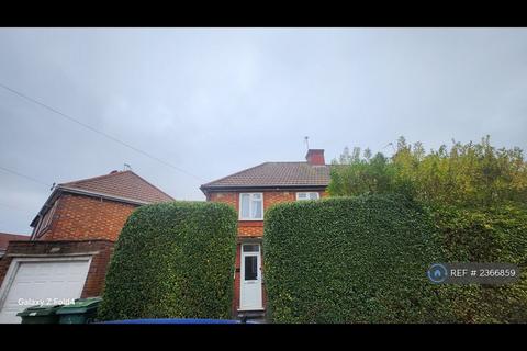 3 bedroom terraced house to rent, Carlyon Road, Wembley, HA0