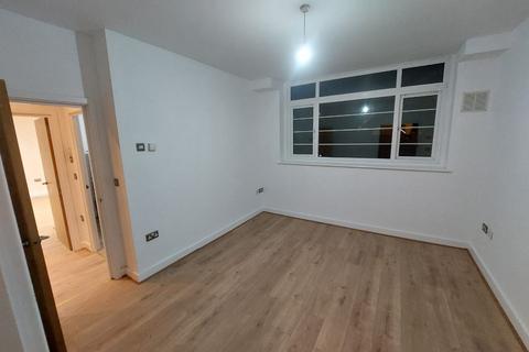 2 bedroom flat to rent, Denmark Road, London