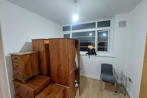 2 bedroom flat to rent, Denmark Road, London