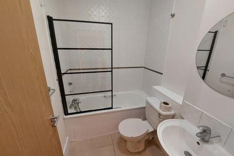 2 bedroom flat to rent, Denmark Road, London