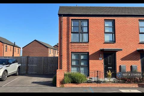 3 bedroom semi-detached house to rent, Holland Street, Manchester, M40