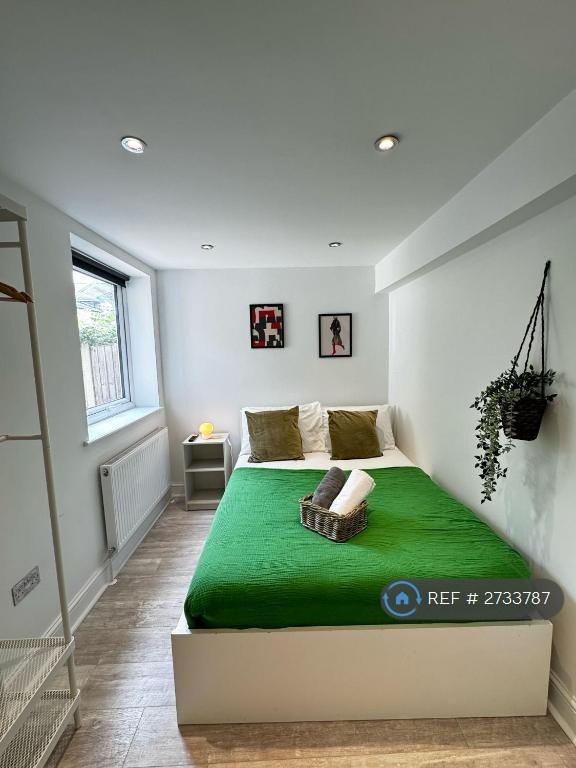 Room 2: Double Ensuite