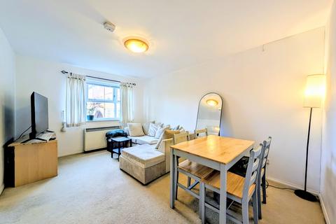 1 bedroom flat to rent, Massingberd Way, London