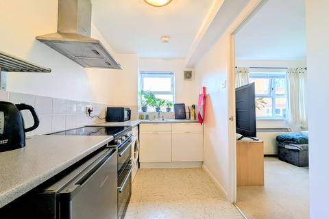 1 bedroom flat to rent, Massingberd Way, London