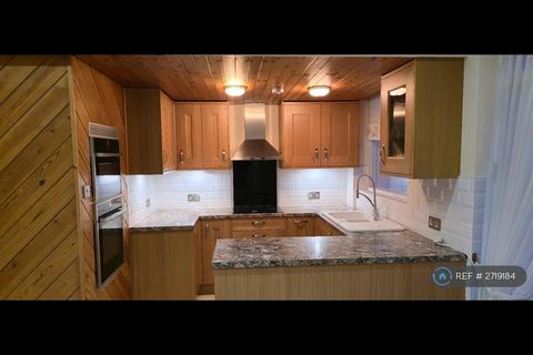 undefined, Woodside Avenue, London, SE25