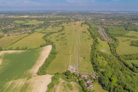 4 bedroom detached house for sale, Coulsdon CR5