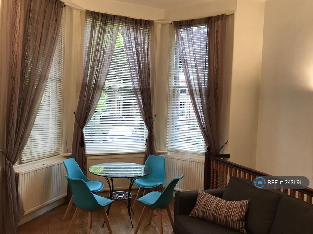 Living/ Dining Space