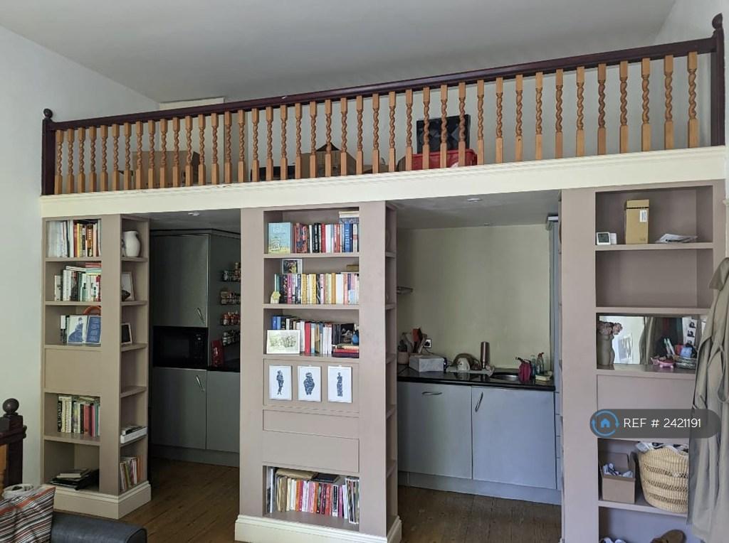 Kitcehn With Gallery Storage
