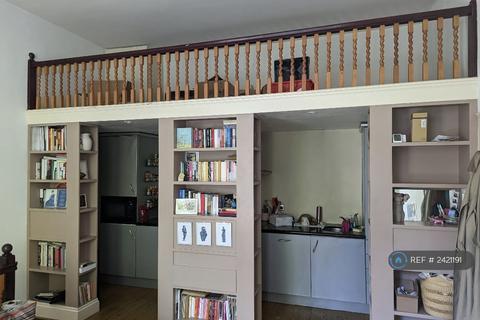undefined, Macaulay Road, Clapham, SW4