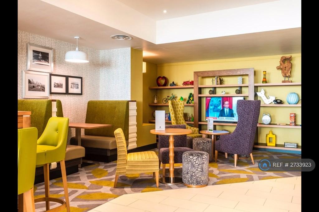 Building Foyer Has Super Lounge