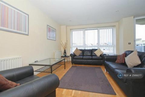 2 bedroom flat to rent, Wards Wharf Approach, London, E16
