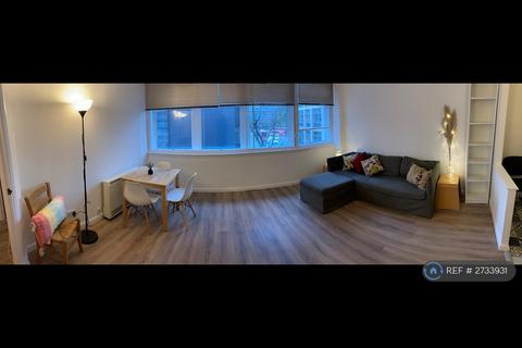 2 bedroom flat to rent, Metro Central Heights, London, SE1