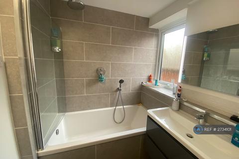 1 bedroom in a flat share to rent, Asturias Way, Southampton, SO14