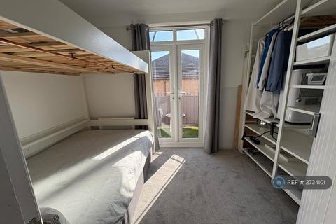1 bedroom in a flat share to rent, Asturias Way, Southampton, SO14