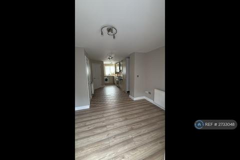 3 bedroom terraced house to rent, Corn Way, London, E11