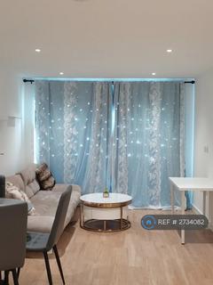 2 bedroom flat to rent, Beaufort Square, London, NW9