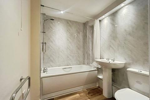 2 bedroom apartment for sale, Elmira Way, Greater Manchester M5