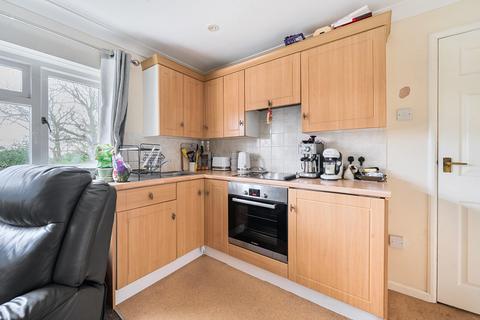2 bedroom flat for sale, Old Glebe, Fernhurst, Haslemere, West Sussex, GU27