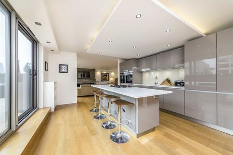 3 bedroom flat for sale, Upper Ground, London SE1