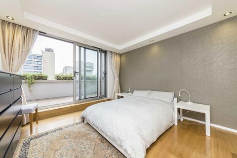 3 bedroom flat for sale, Upper Ground, London SE1