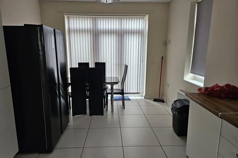 undefined, Genesis Green, Ashland MK6