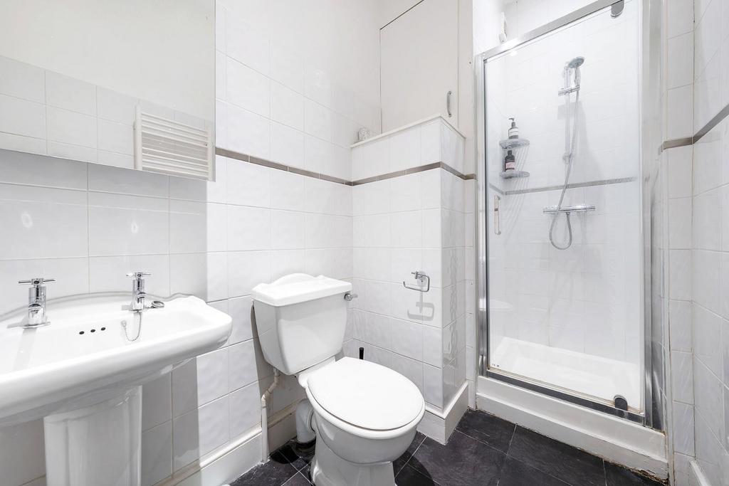Bathroom.JPG