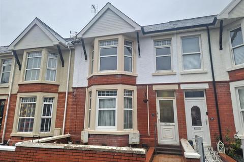 2 bedroom apartment to rent, Picton Avenue, Porthcawl CF36